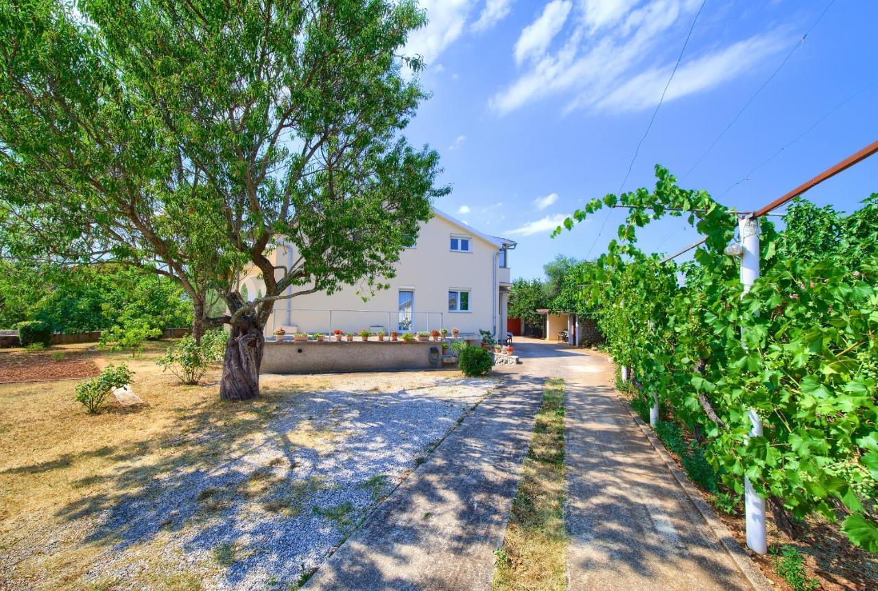 Apartment Lipovac Malinska Bagian luar foto