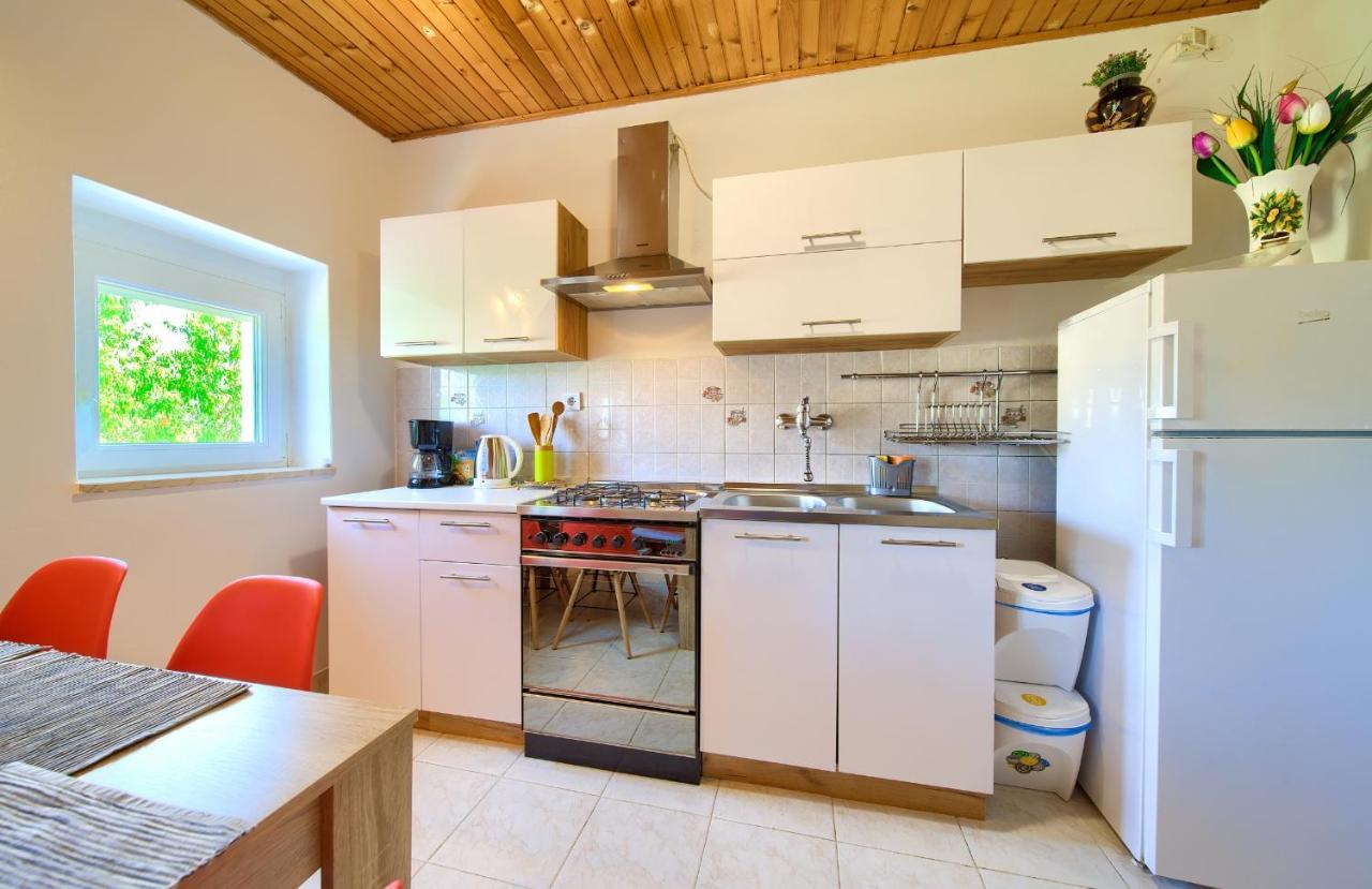 Apartment Lipovac Malinska Bagian luar foto