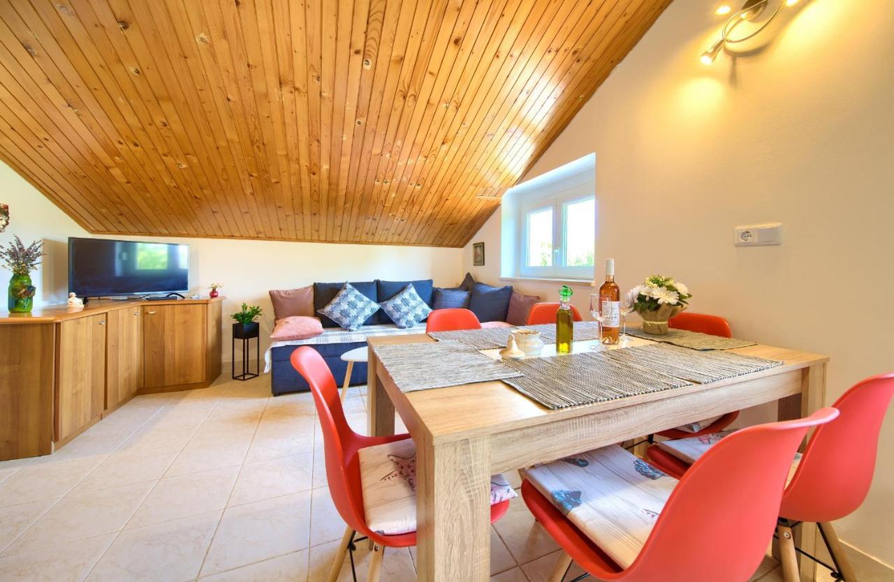 Apartment Lipovac Malinska Bagian luar foto