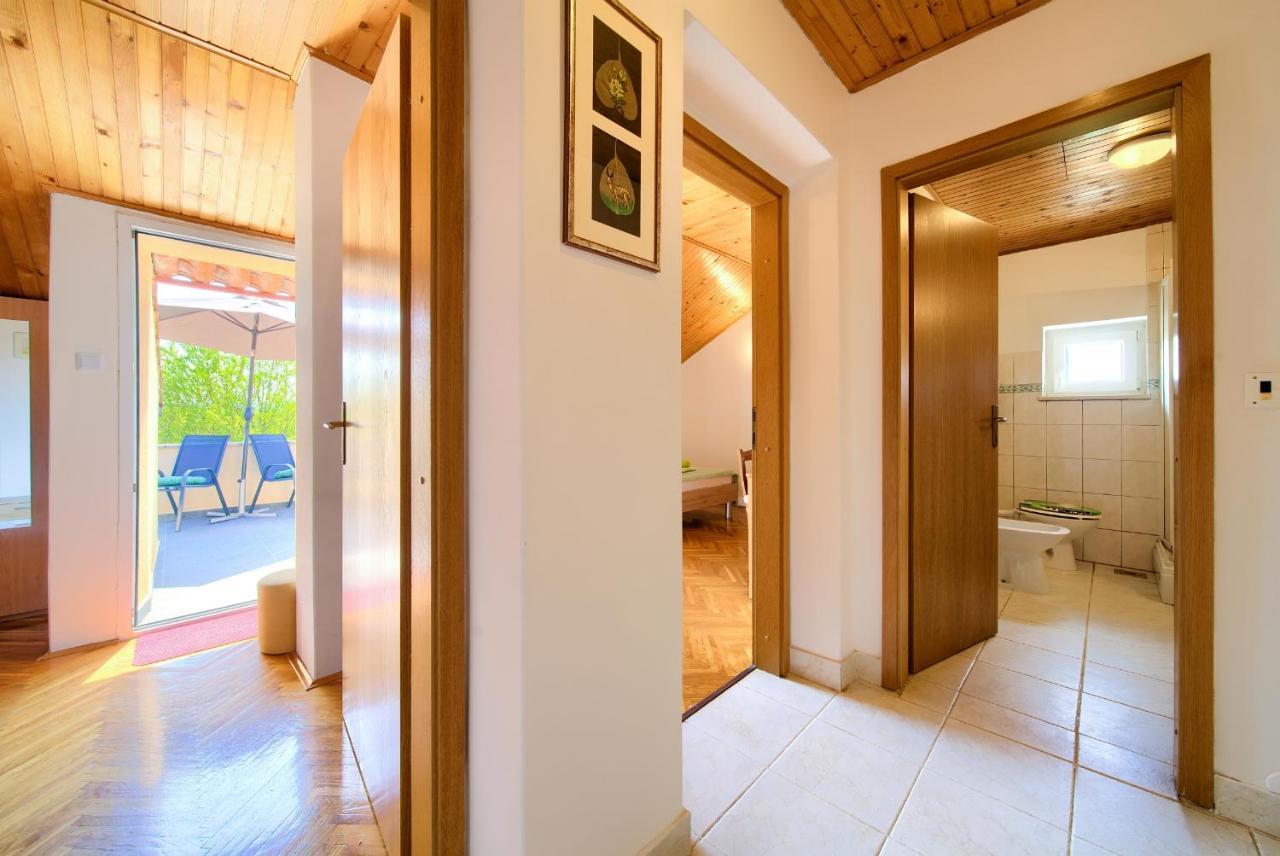 Apartment Lipovac Malinska Bagian luar foto