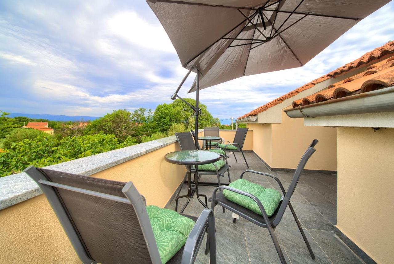 Apartment Lipovac Malinska Bagian luar foto