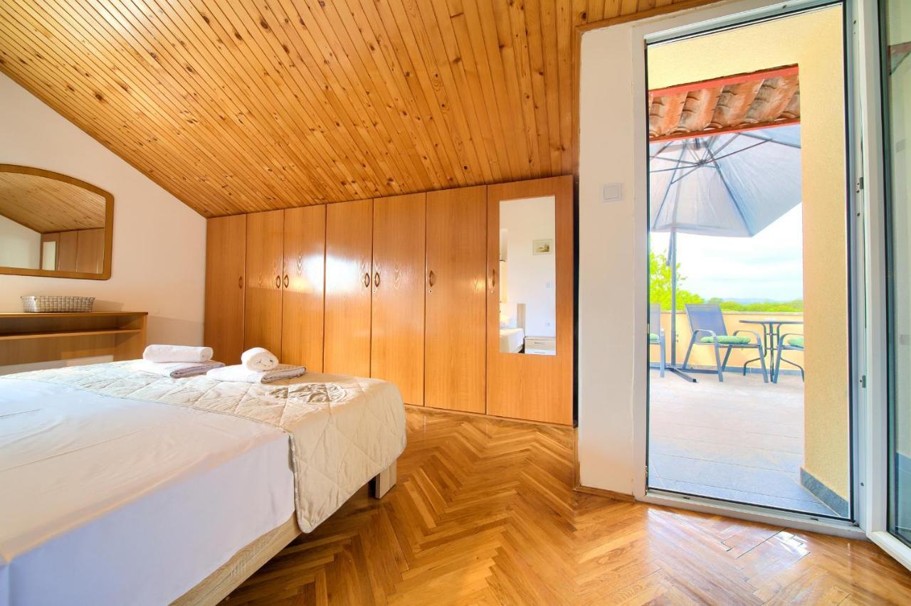 Apartment Lipovac Malinska Bagian luar foto