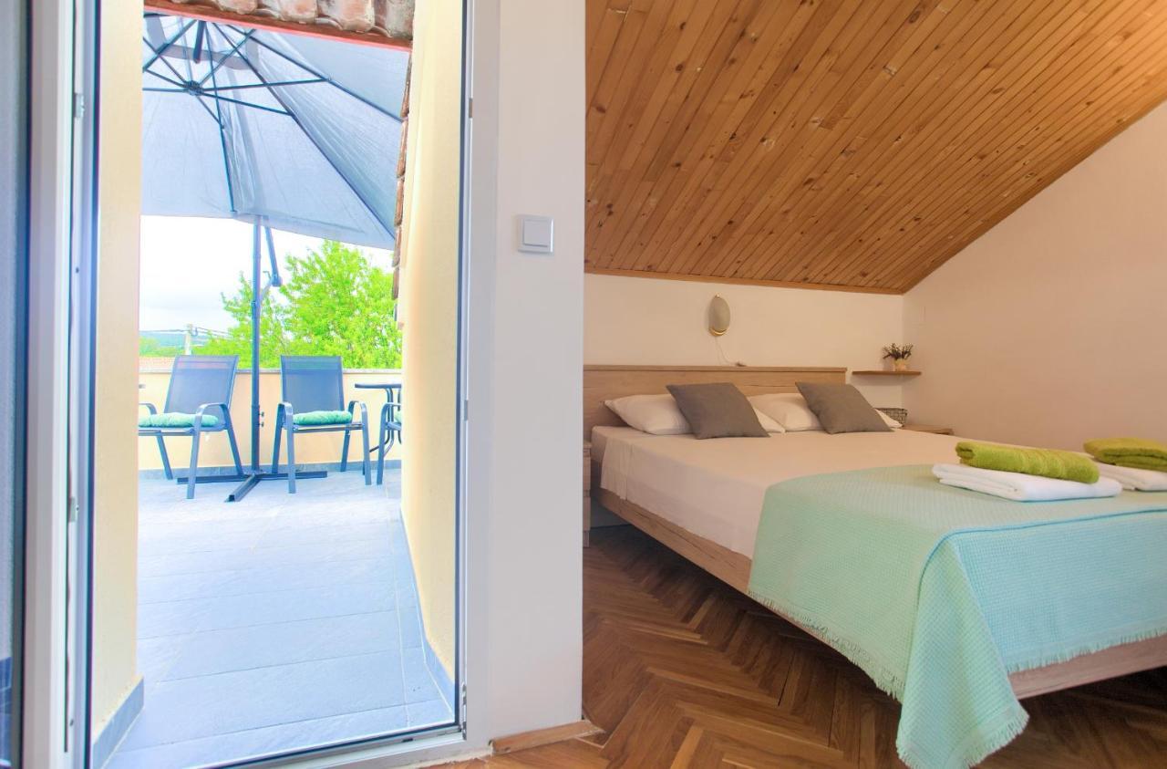 Apartment Lipovac Malinska Bagian luar foto